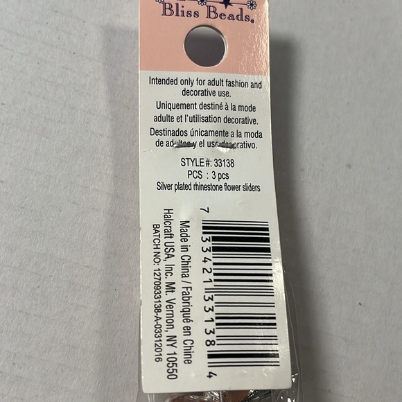 Bliss beads silver plated rhinestones flower sliders and 3 faux silver buttons - Picture 6 of 7